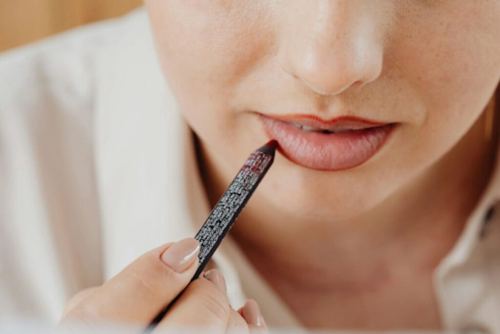 Discover the Best Lip Liners for a Flawless Outline